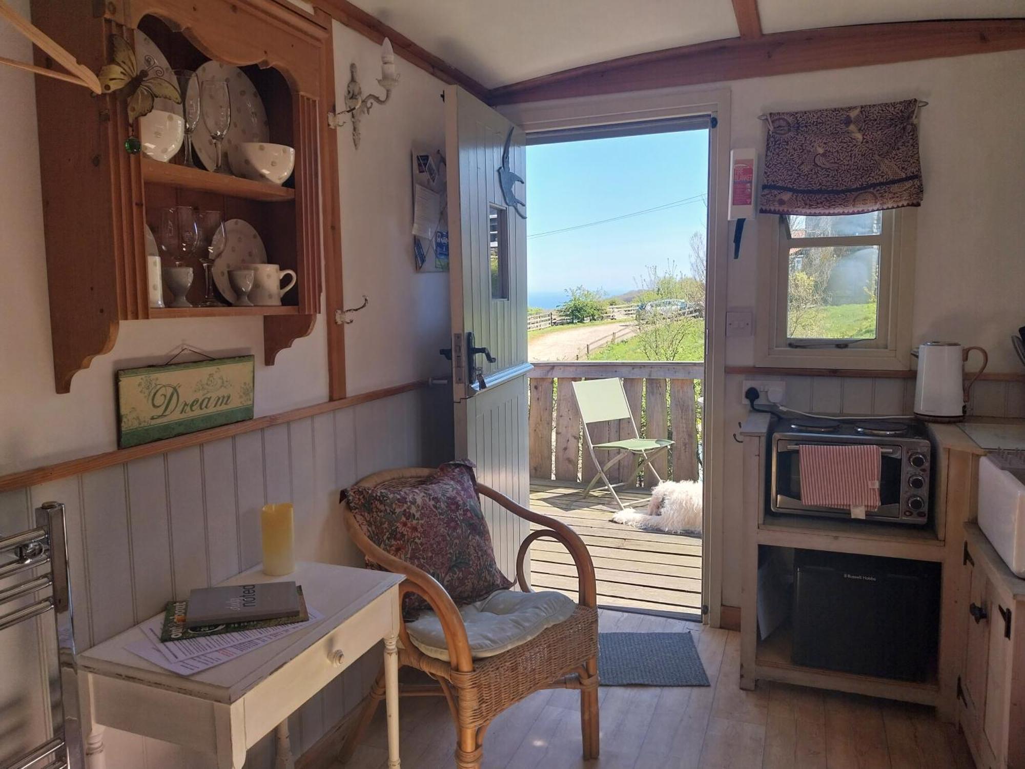 Meadowbeck - Shepherd Huts Fylingdales Exterior foto