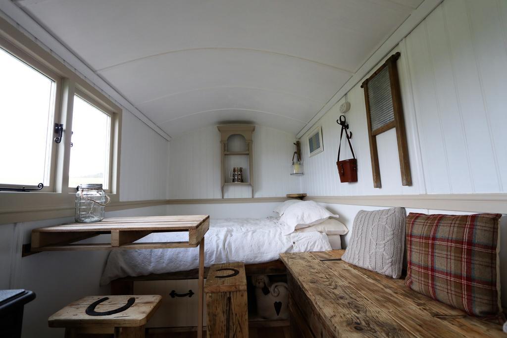 Meadowbeck - Shepherd Huts Fylingdales Exterior foto